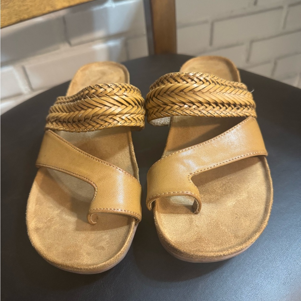 BareTraps Tan Braided Sandals with Suede Footbed